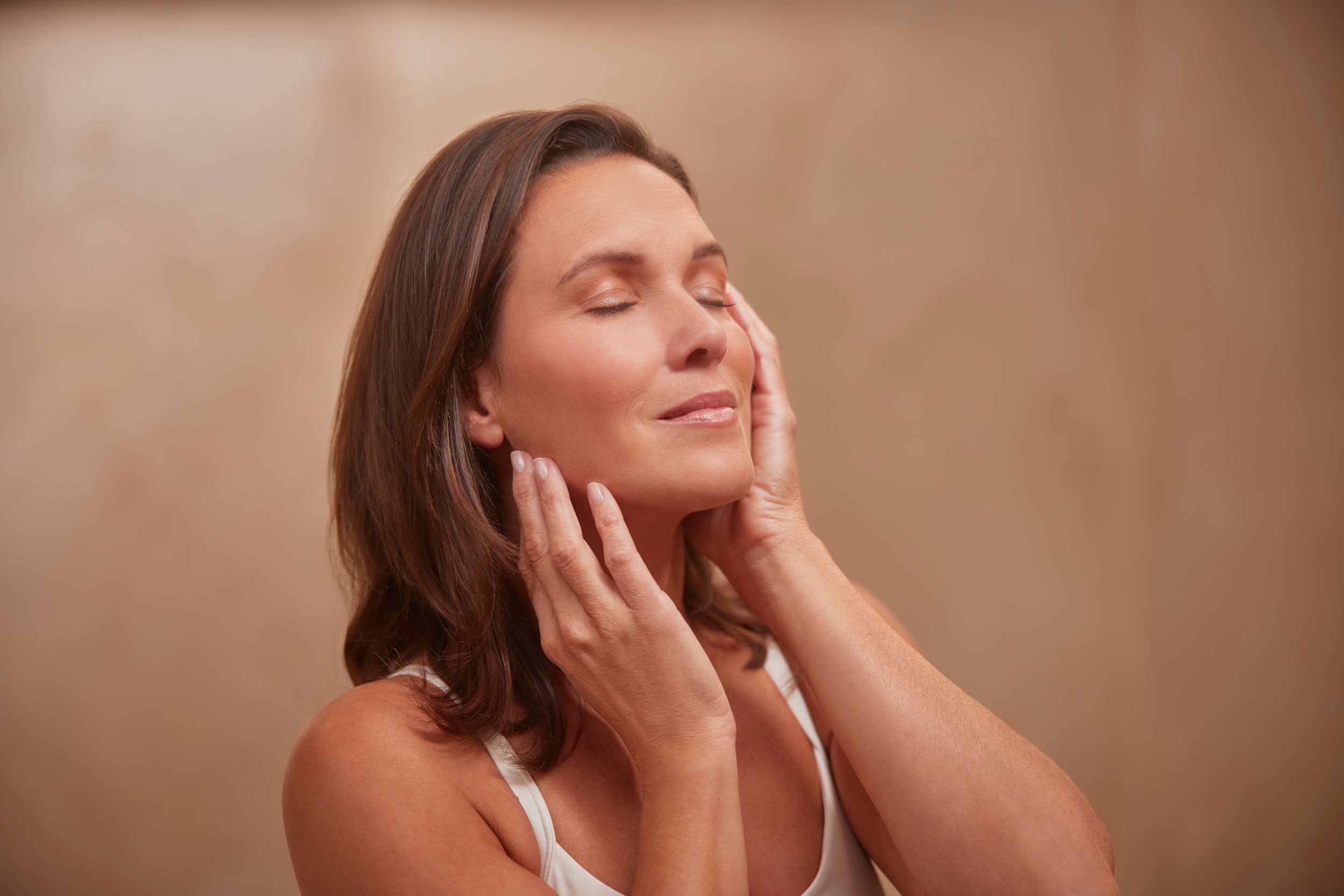Client na neuslippen plooi filler behandeling bij The Body Clinic