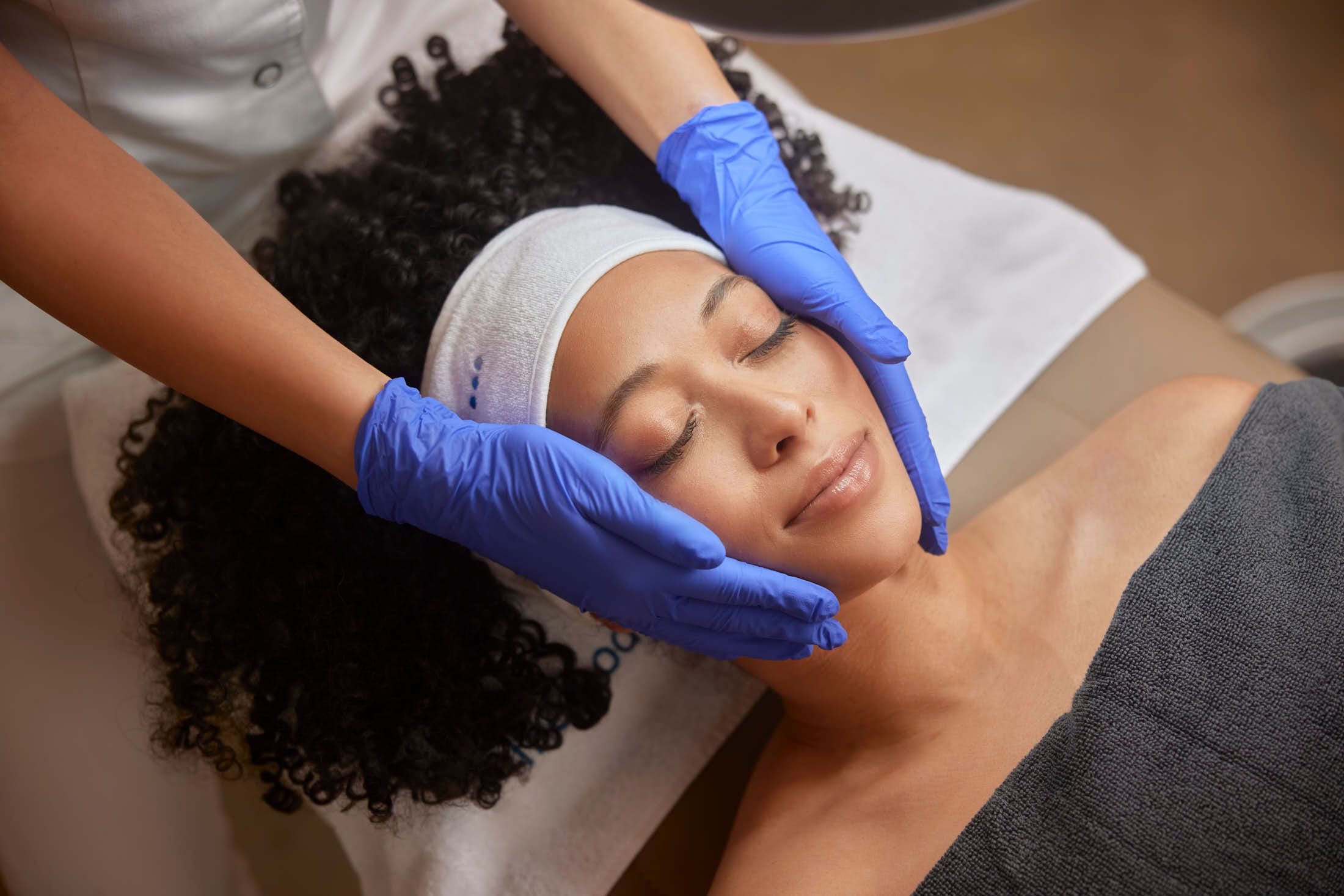 Client ondergaat huidtherapie behandeling bij The Body Clinic
